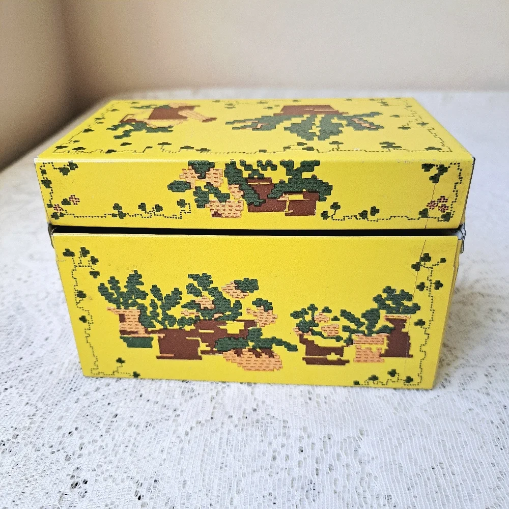 Vintage 70s Metal Recipe Index Card Box Syndicate Mfg Co Needlework Cactus Plant